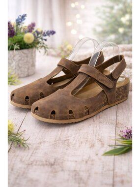 BioNature Womens Brown Leather Open-Toe Sandals With Adjustable Straps & Cork So